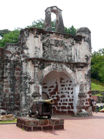 Melaka gate